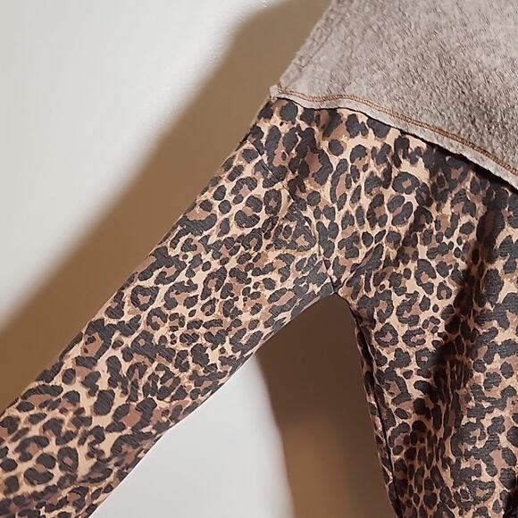 CES FEMME Beige and Leopard Print Long Sleeve Top, Size Medium - Picture 7 of 10